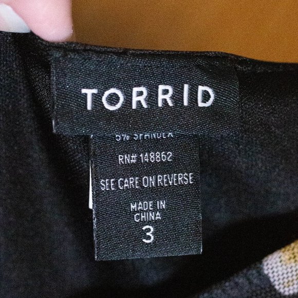 Torrid Long Bell Sleeve V Neck Blouse Black with Mesh Yellow Roses, 3x - Picture 3 of 4